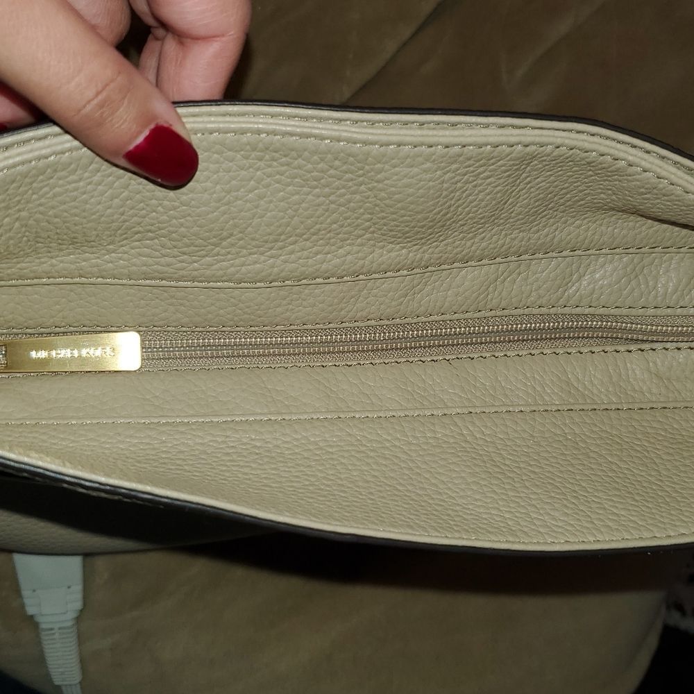 Authentic Michael Kors Whipped Chelsea - Picture 7 of 11